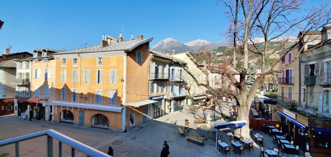 L'Hivernet, Grand Triplex Neuf Au Coeur D'Embrun Acces Facile Dış mekan fotoğraf