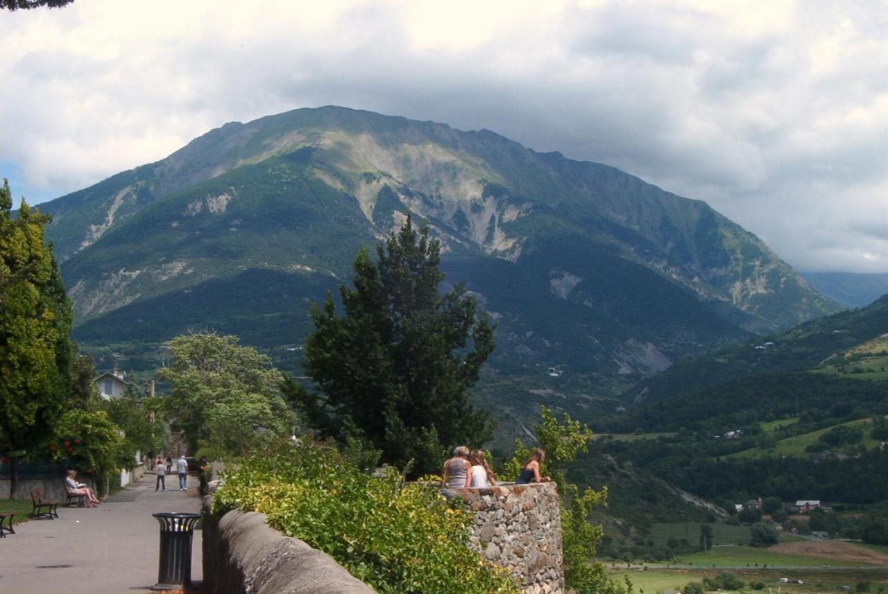 L'Hivernet, Grand Triplex Neuf Au Coeur D'Embrun Acces Facile Dış mekan fotoğraf